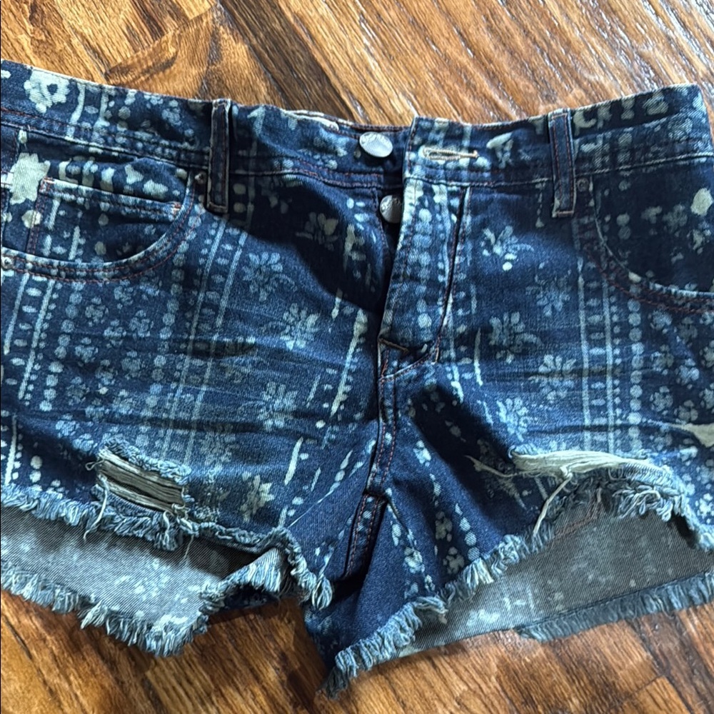 Stylish Blue Denim Women's Shorts